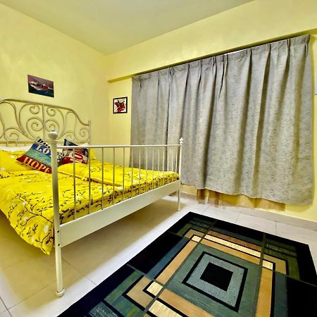 Putravilla Condominium Lovely & Spacious With Public Pool Kampong Kerdas Экстерьер фото