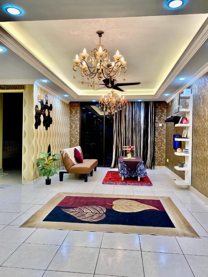 Putravilla Condominium Lovely & Spacious With Public Pool Kampong Kerdas Экстерьер фото