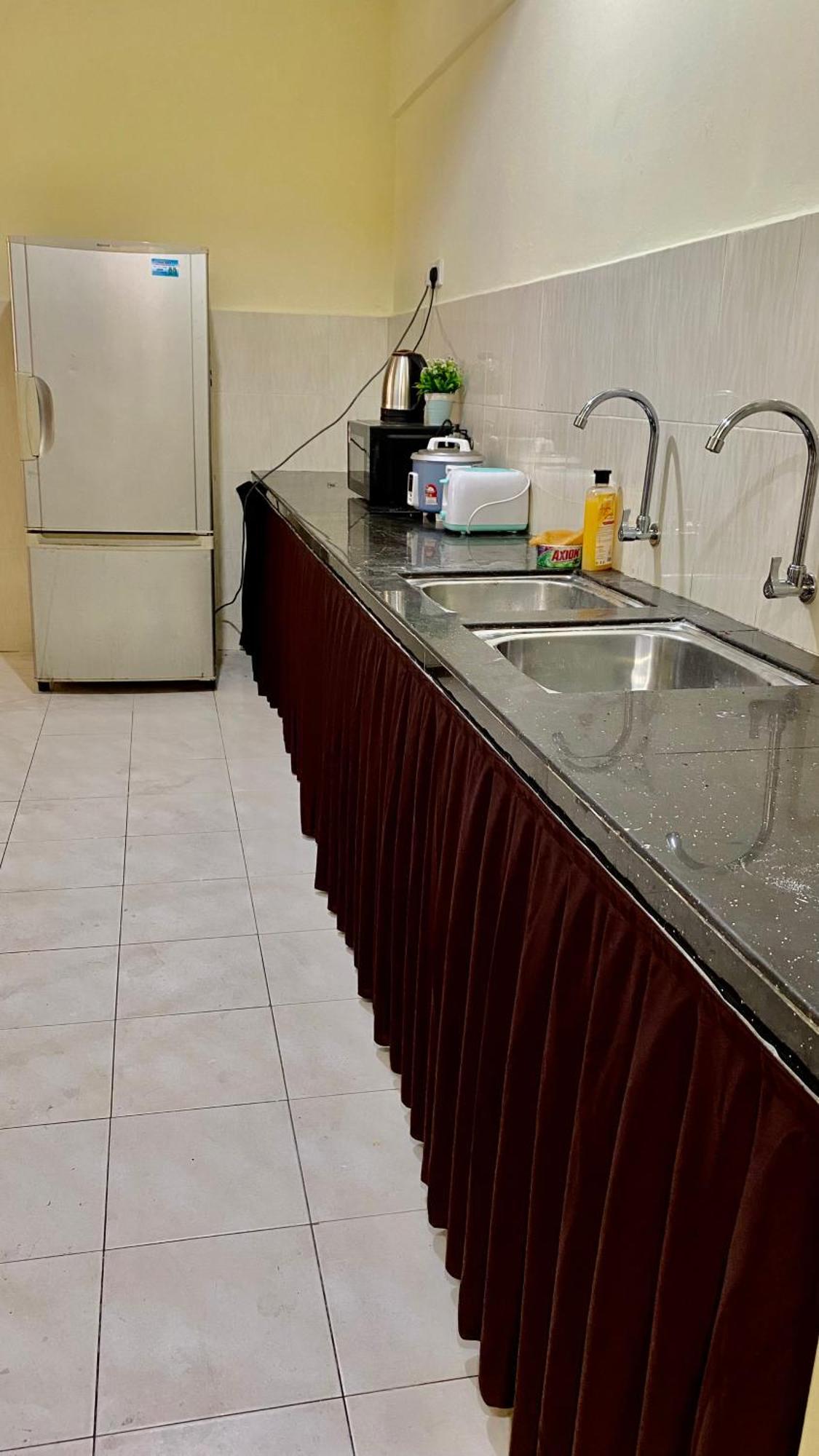 Putravilla Condominium Lovely & Spacious With Public Pool Kampong Kerdas Экстерьер фото