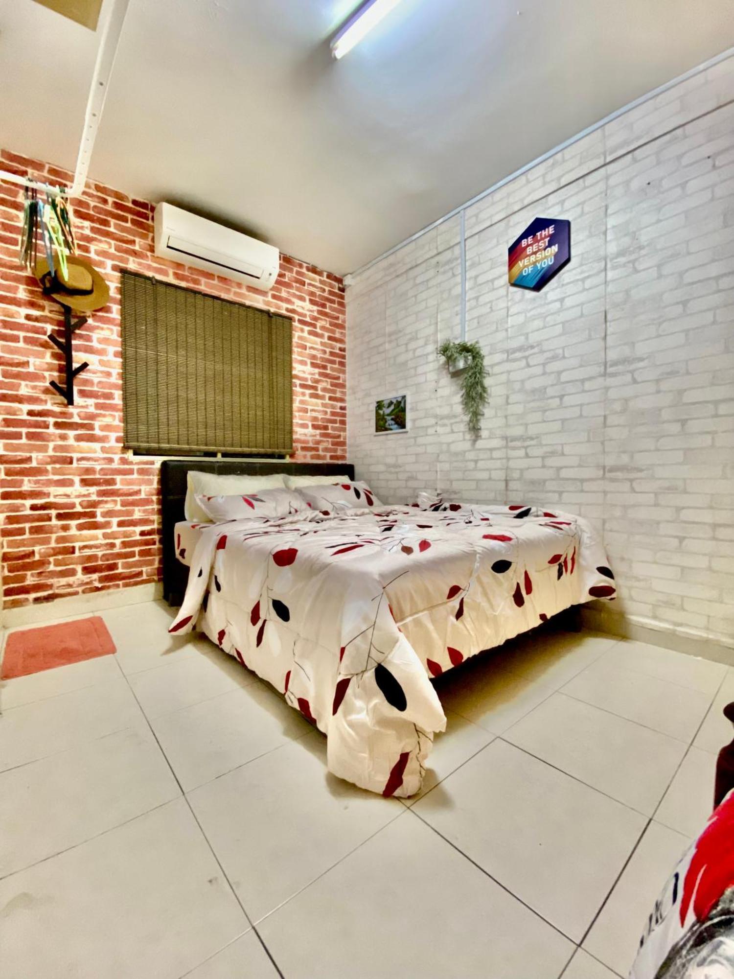 Putravilla Condominium Lovely & Spacious With Public Pool Kampong Kerdas Экстерьер фото